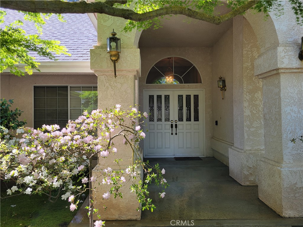 819 E Woodhaven Property Photo 8