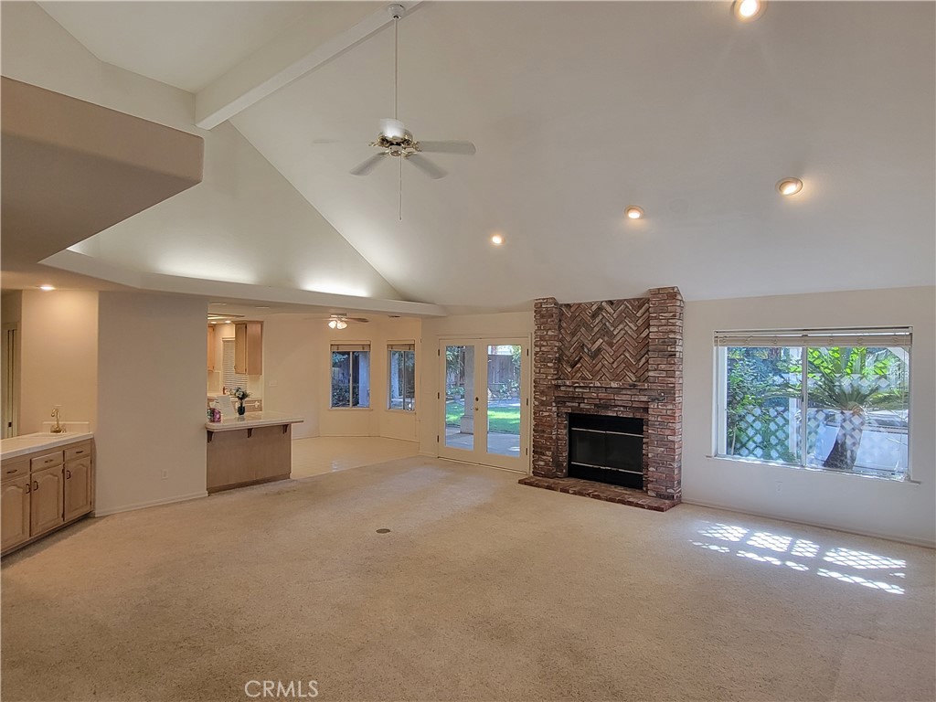 819 E Woodhaven Property Photo 11