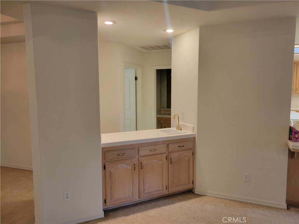 819 E Woodhaven Property Photo 15
