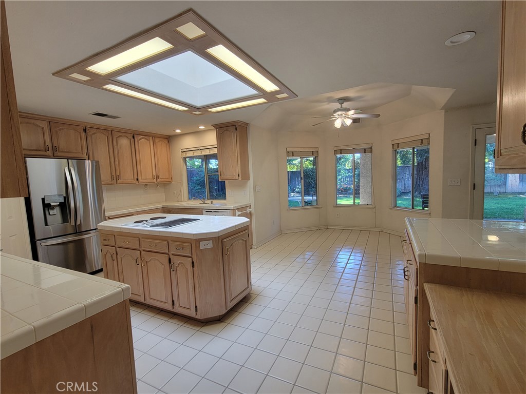 819 E Woodhaven Property Photo 17