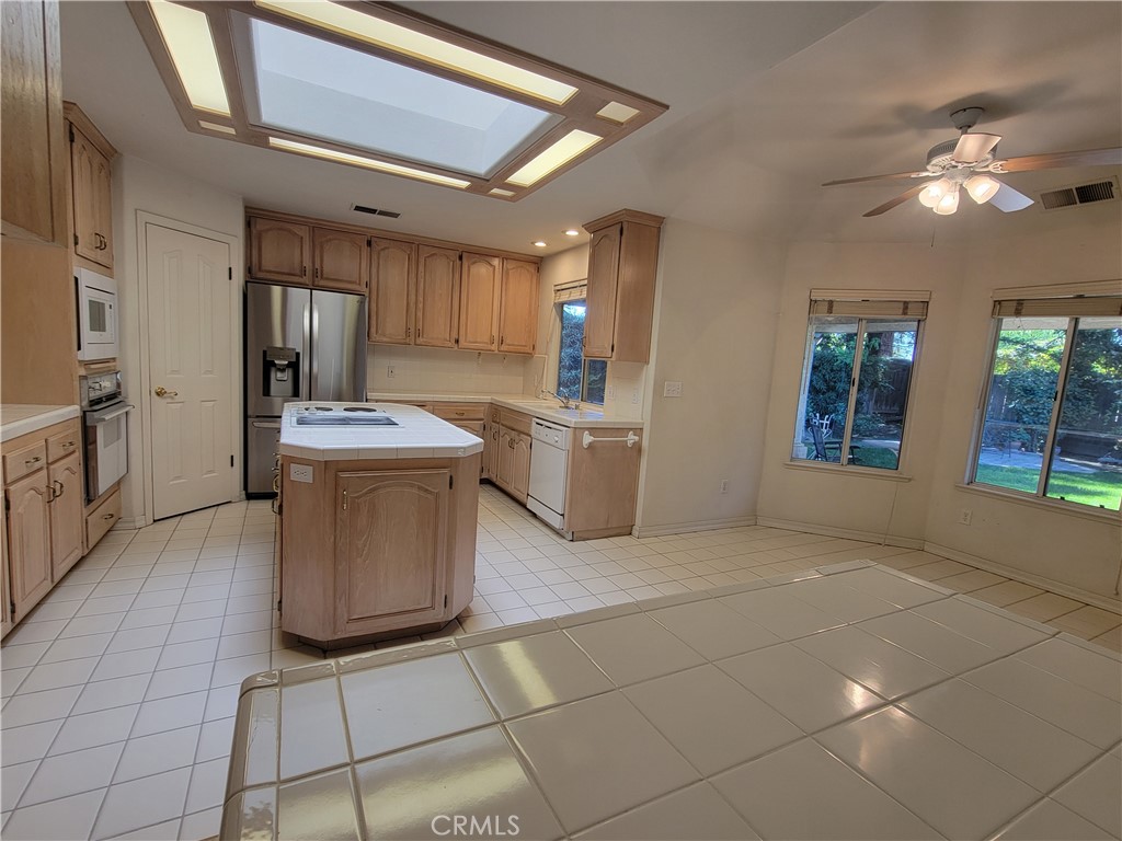 819 E Woodhaven Property Photo 20