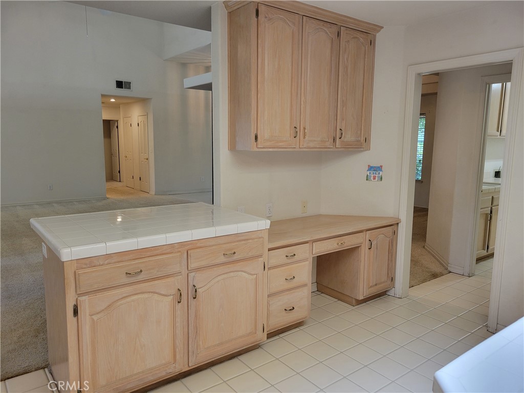 819 E Woodhaven Property Photo 25