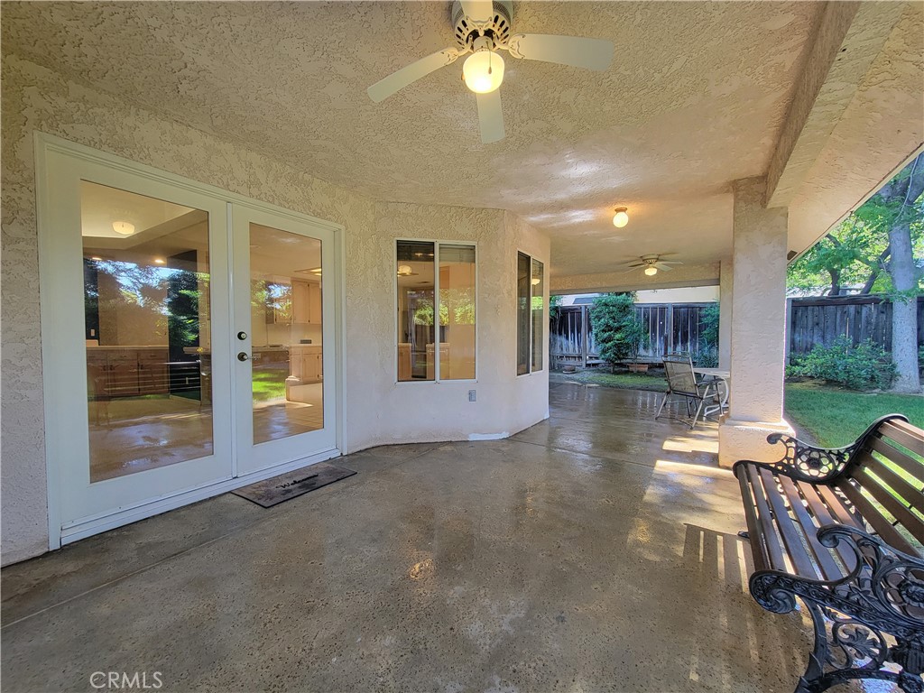 819 E Woodhaven Property Photo 32