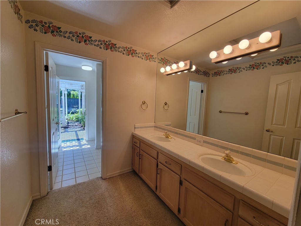 819 E Woodhaven Property Photo 45