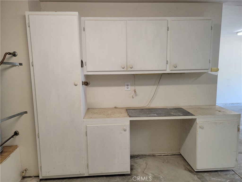 819 E Woodhaven Property Photo 69