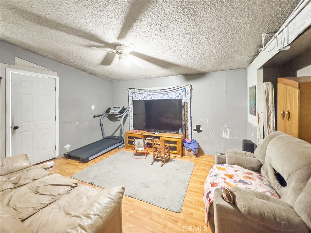 18162 9th Avenue Property Photo 5