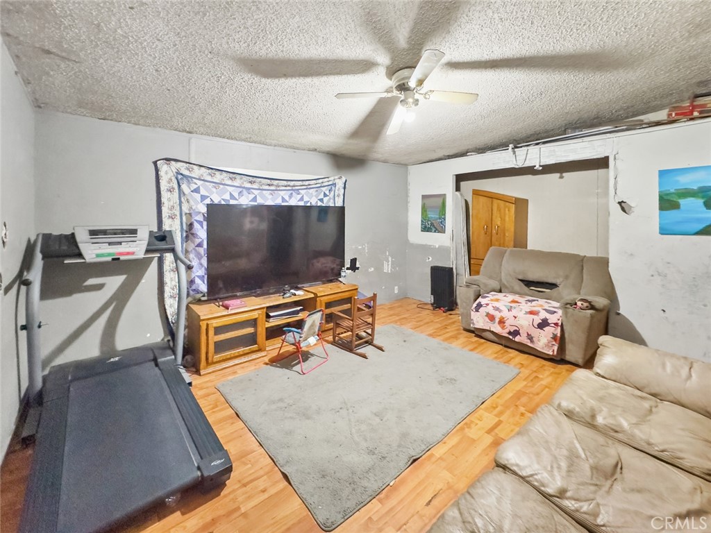 18162 9th Avenue Property Photo 6