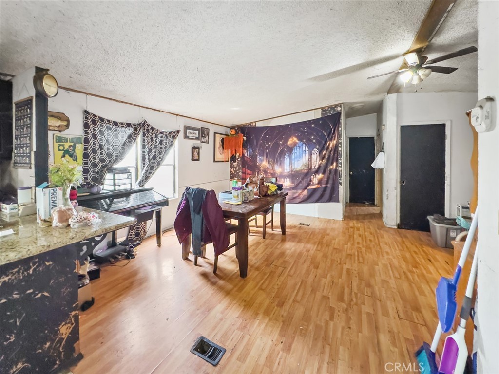 18162 9th Avenue Property Photo 7