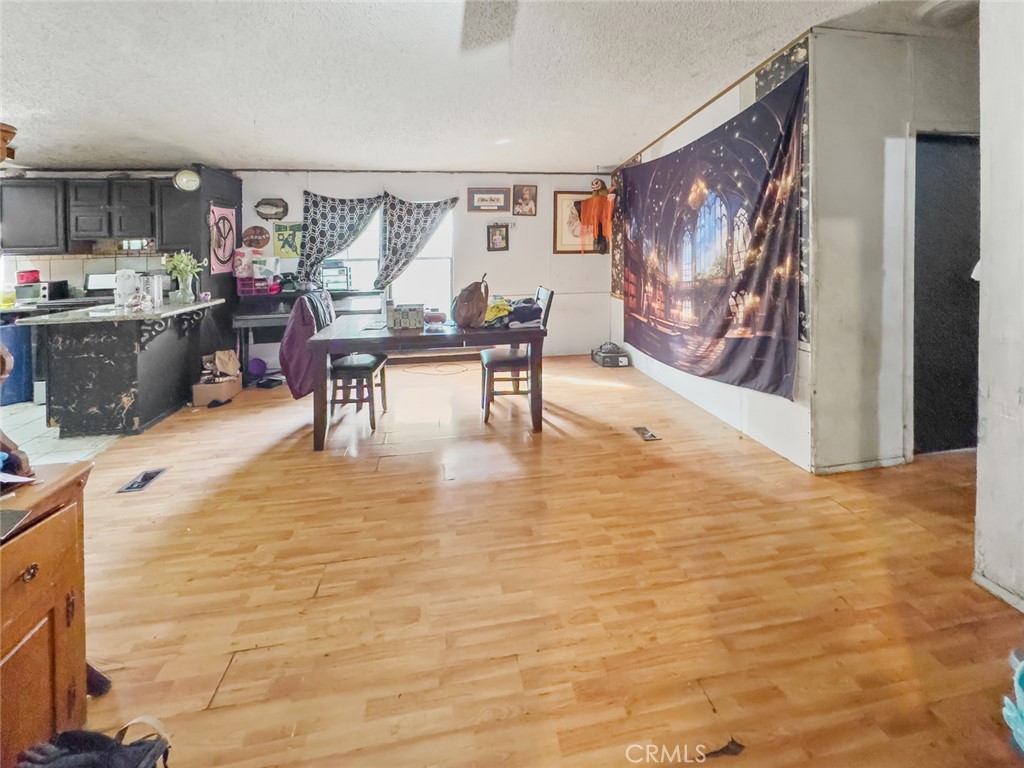 18162 9th Avenue Property Photo 8