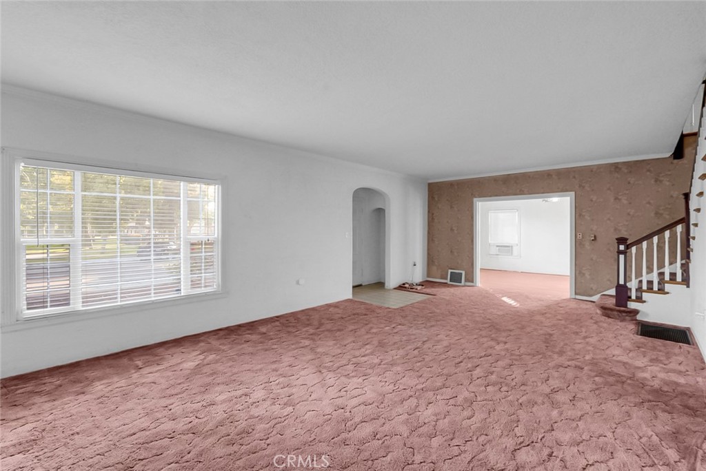 155 N 7th Avenue Property Photo 9