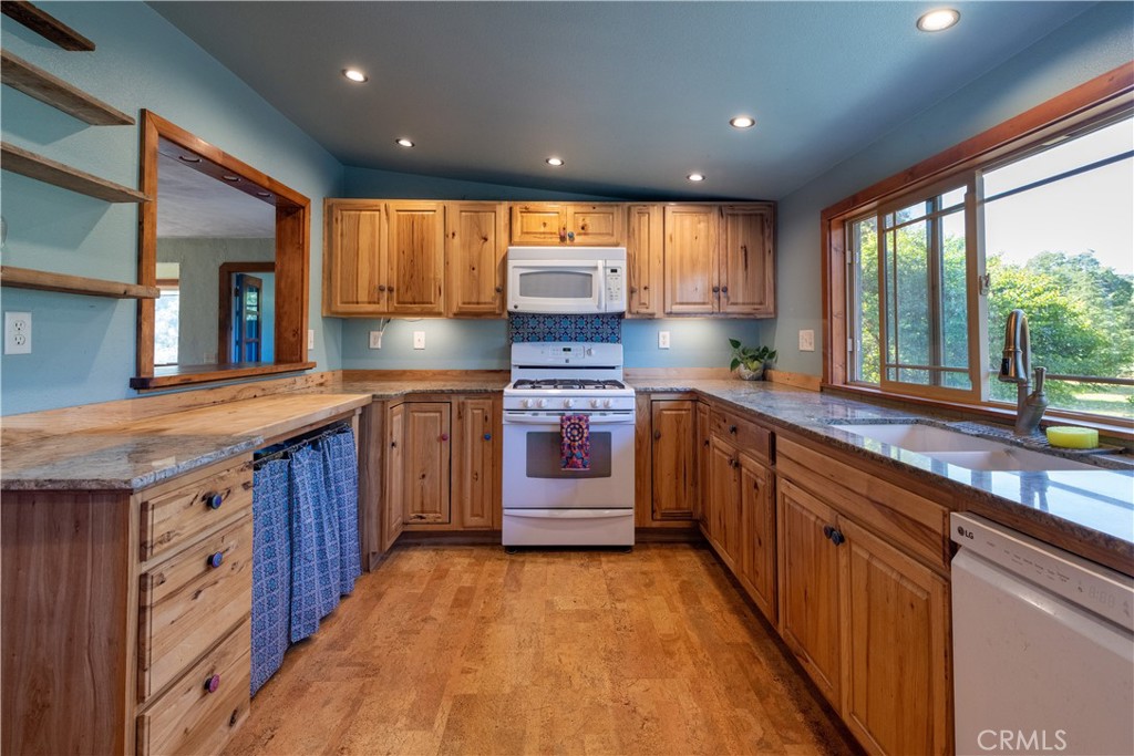 42655 Highway 49 Property Photo 14
