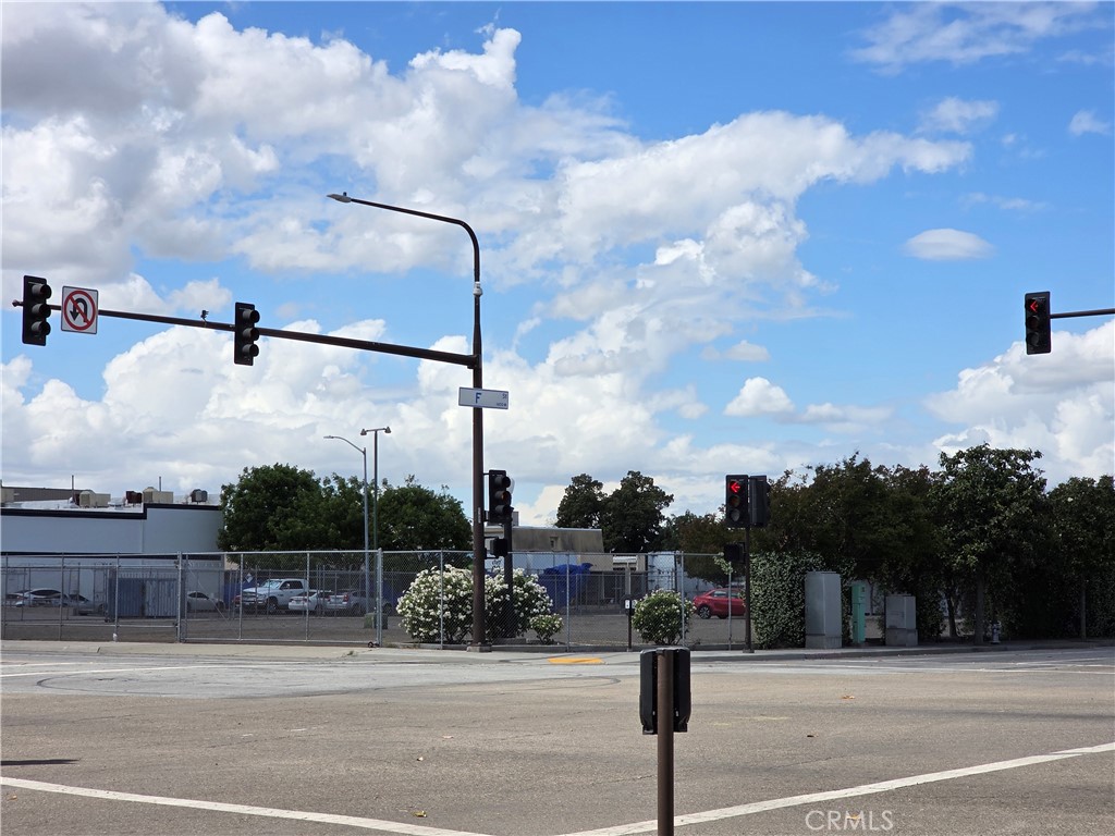 1445 Tuolumne Property Photo 3