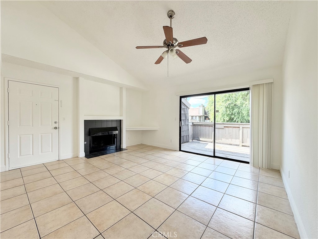 1190 S Winery Avenue 289 Property Photo 2