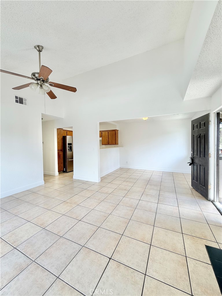 1190 S Winery Avenue 289 Property Photo 5