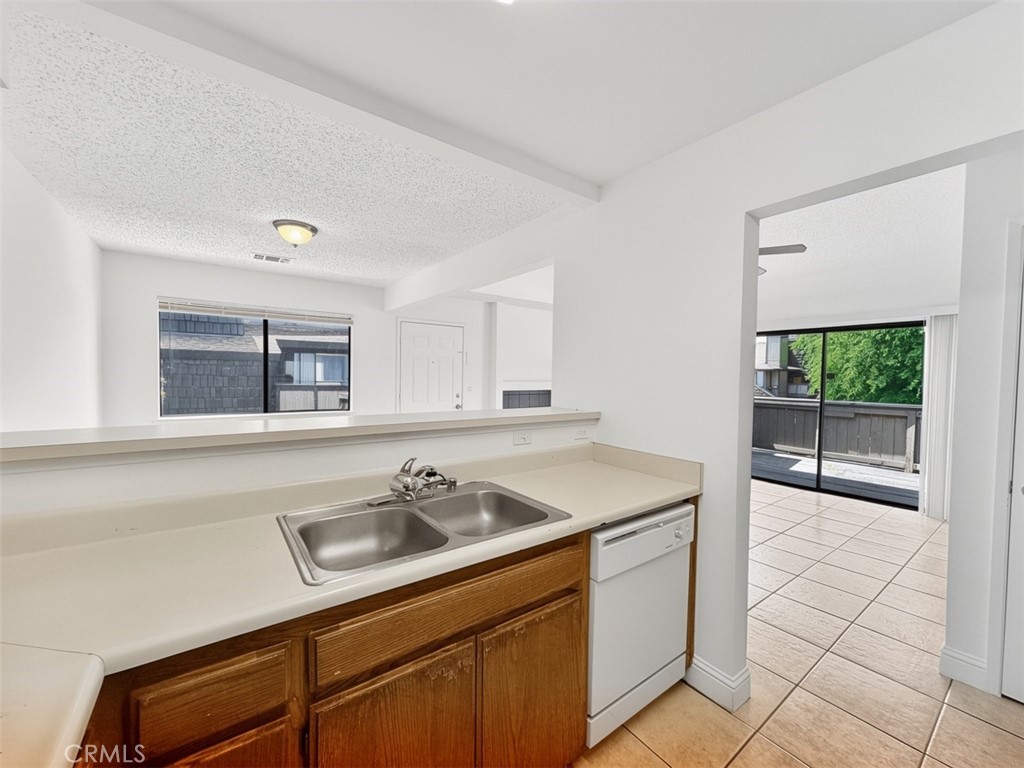 1190 S Winery Avenue 289 Property Photo 12