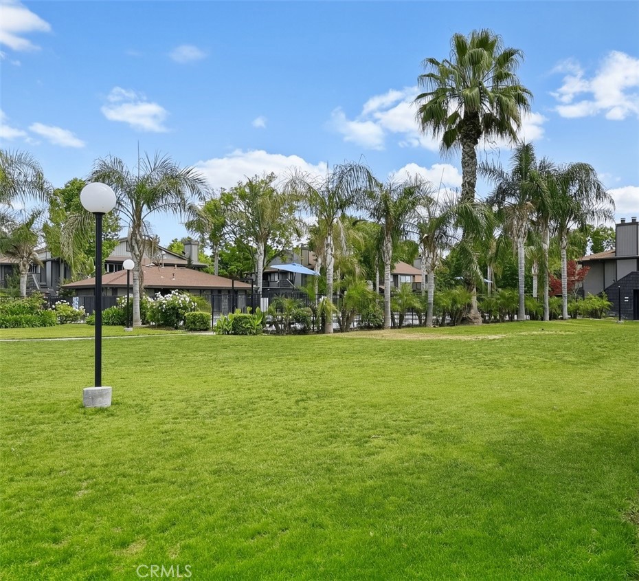 1190 S Winery Avenue 289 Property Photo 32