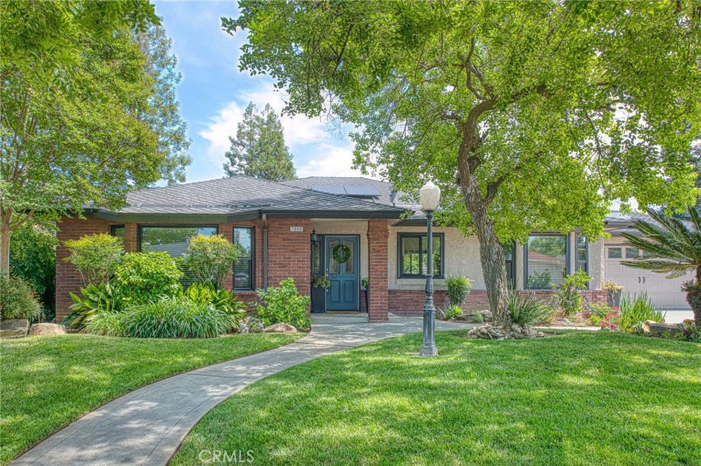 7668 N Hayston Property Photo 1