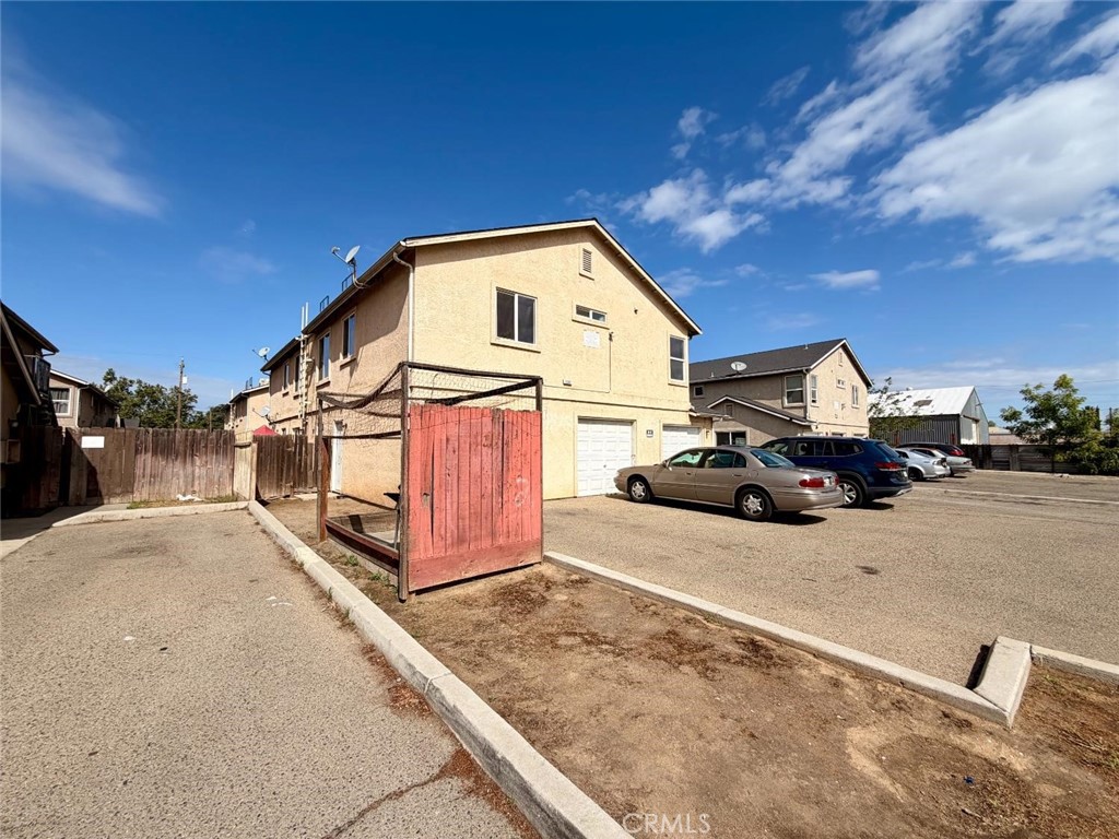 1361 N Archie Avenue Property Photo 2