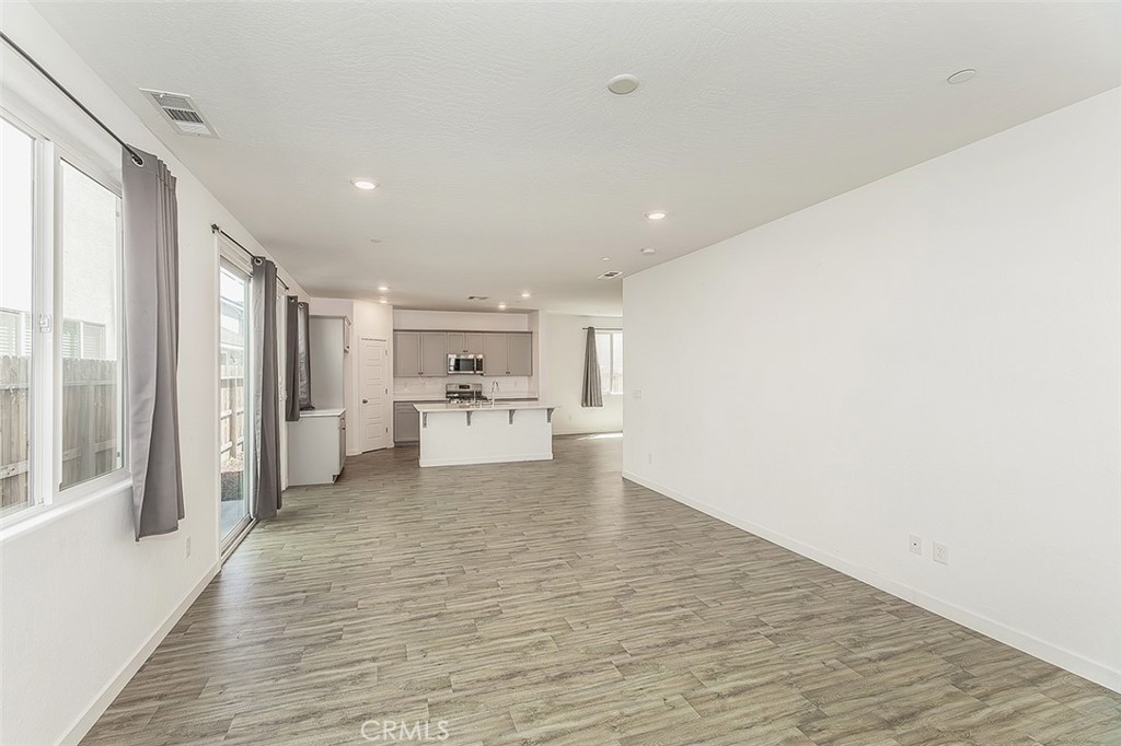 2844 N Vahe Property Photo 6