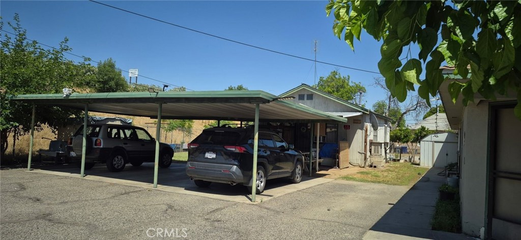 2263 E Thomas Property Photo 3