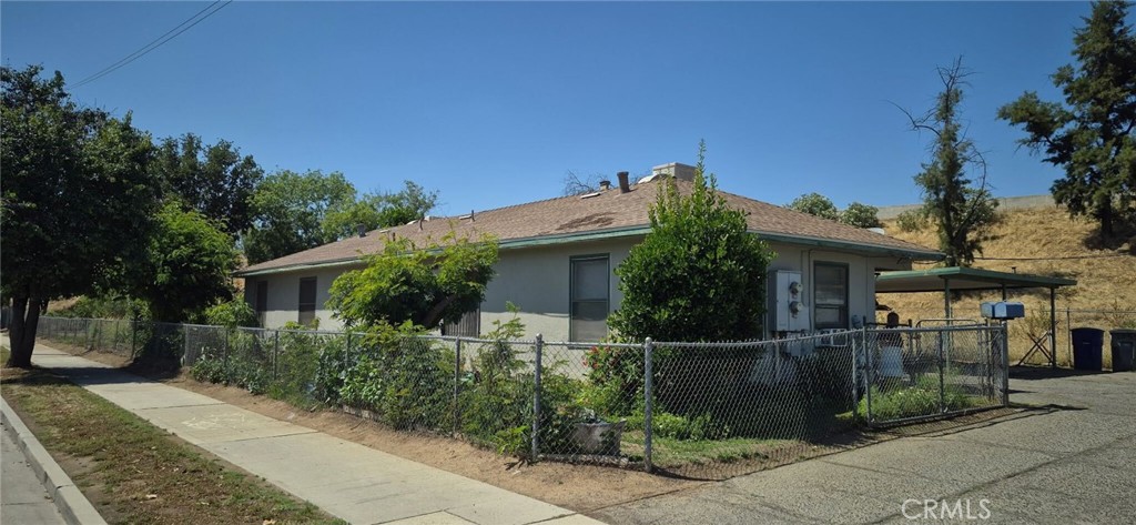 2263 E Thomas Property Photo 4