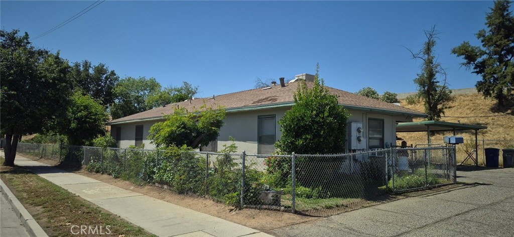2263 E Thomas Property Photo 4