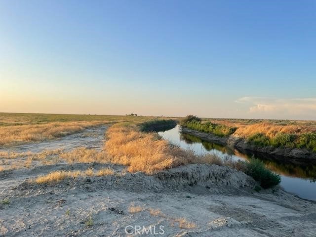 123 Poso Canal Property Photo 3