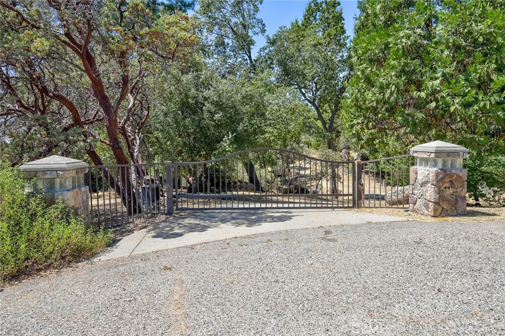 44550 Windsong Way Property Photo 11