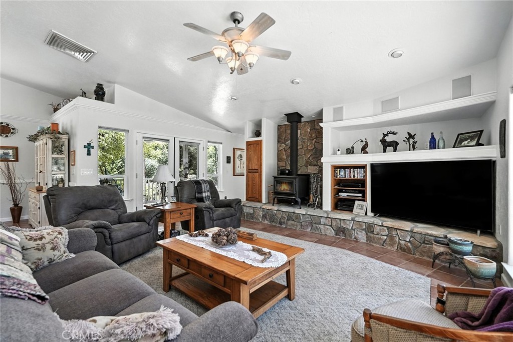 44550 Windsong Way Property Photo 23