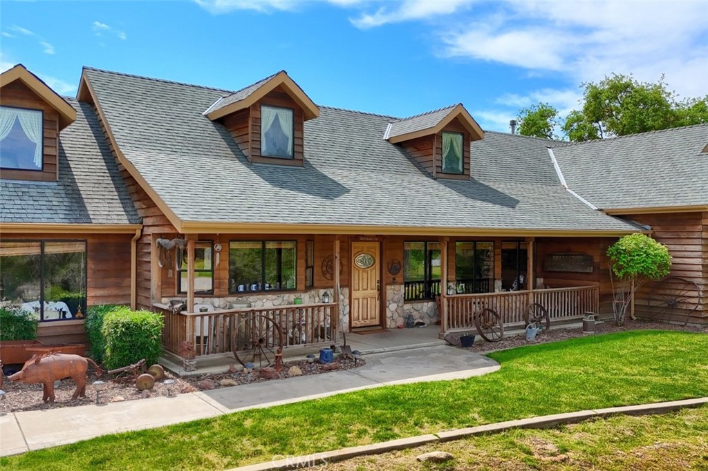 32028 Cattle Way Property Photo 6