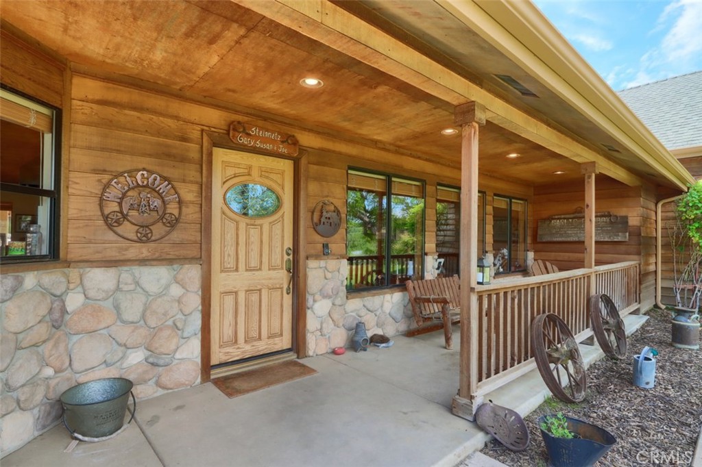 32028 Cattle Way Property Photo 8