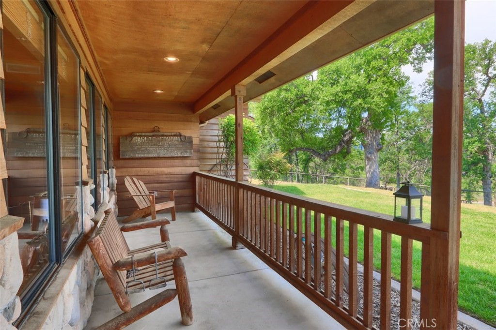 32028 Cattle Way Property Photo 9