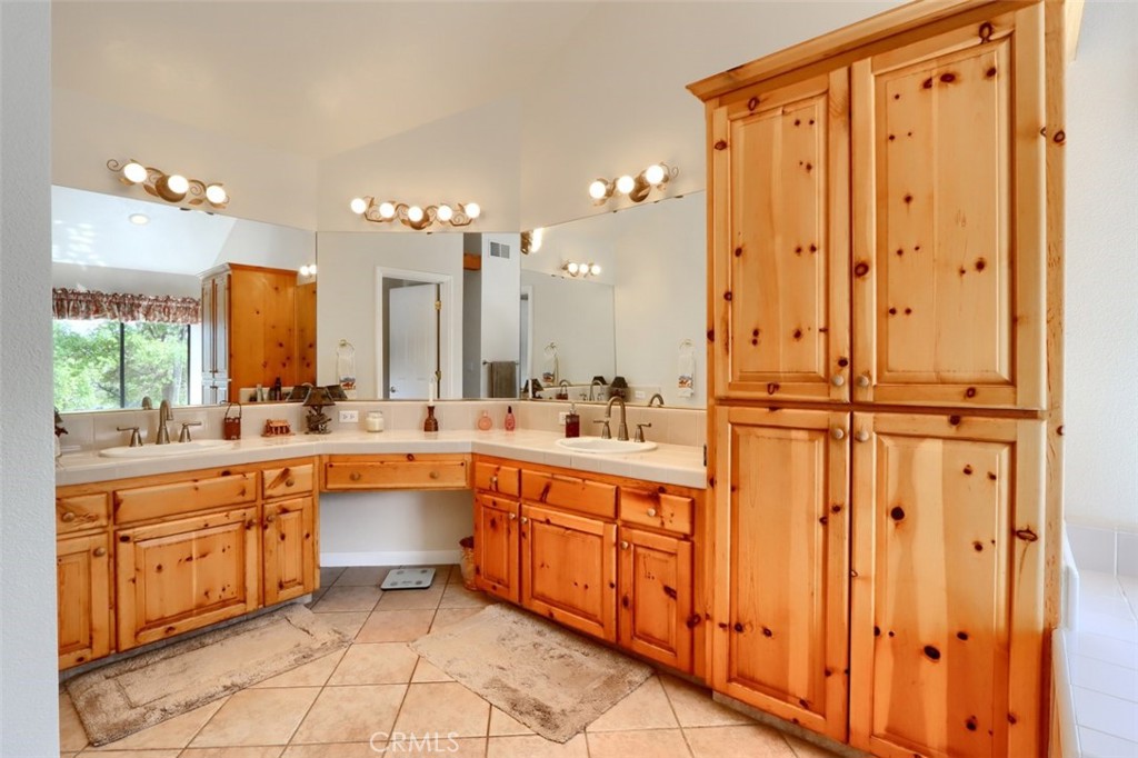 32028 Cattle Way Property Photo 37