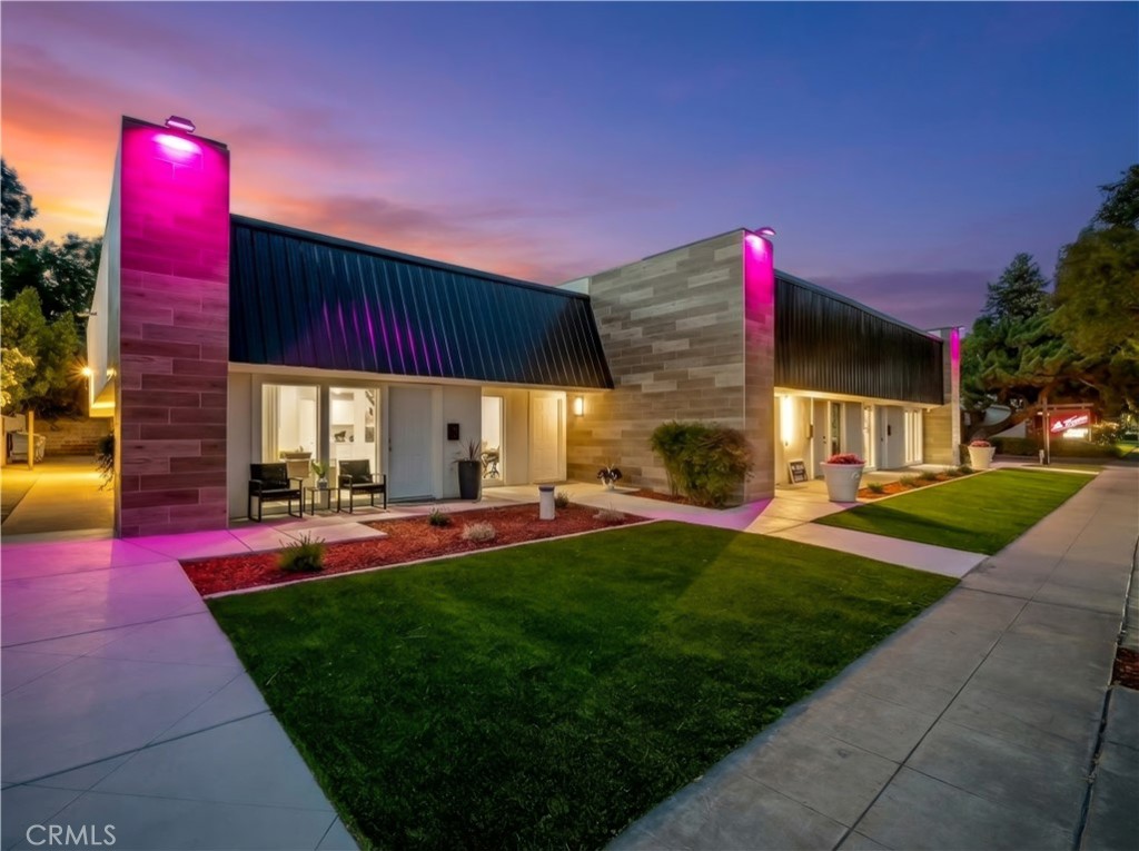 1490 W Shaw Property Photo 4