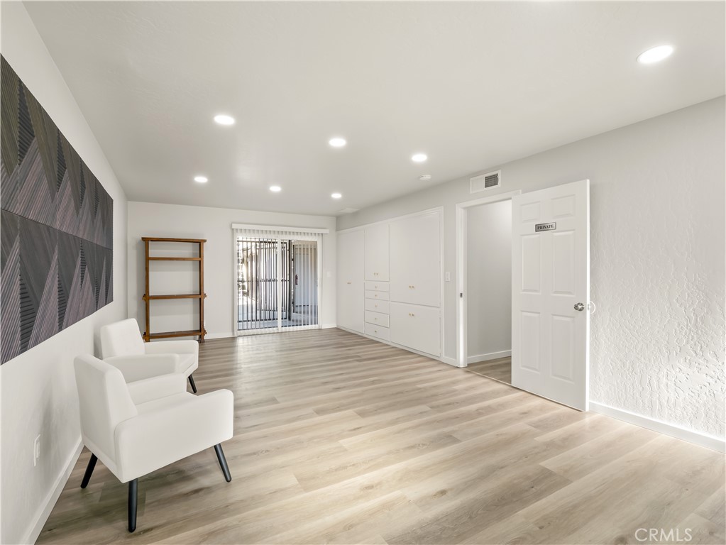 1490 W Shaw Property Photo 16