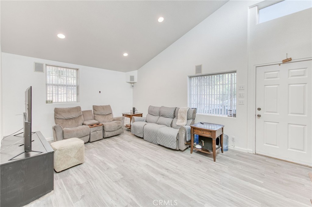 43867 Trabuco Court Property Photo 21