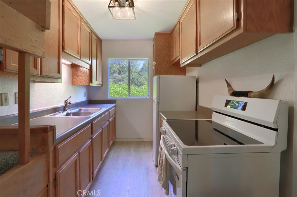 43016 Sunshine Mountain Property Photo 13