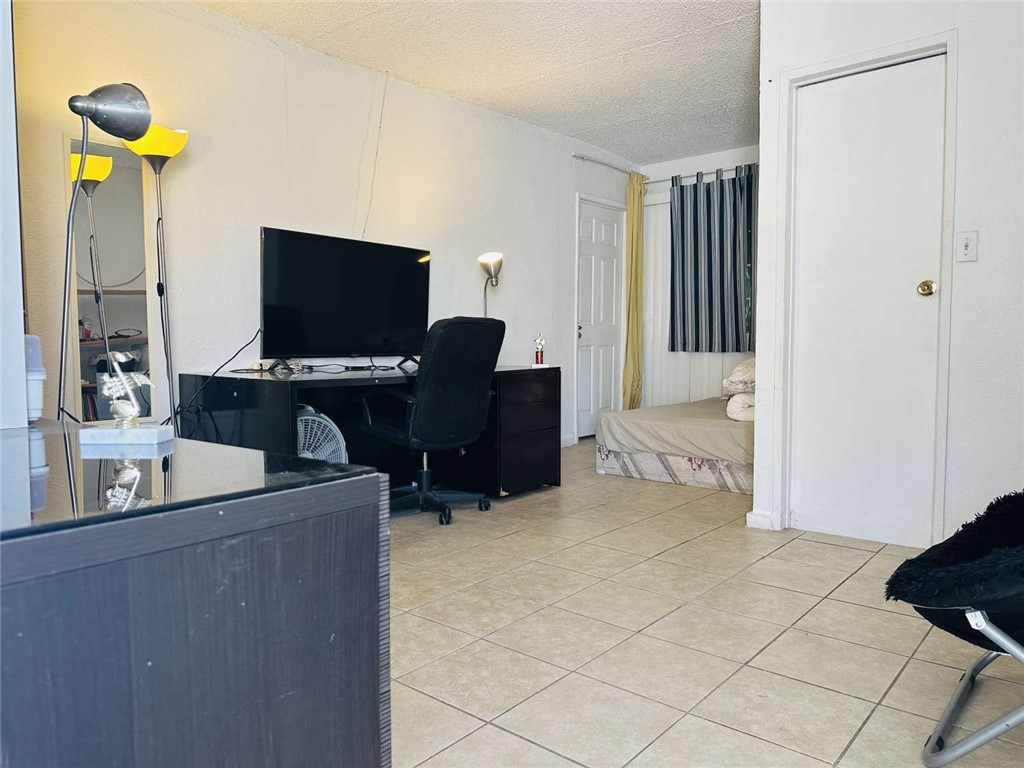 2202 Paso Real Avenue Property Photo 18