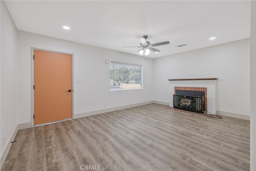 1019 E Laurel Avenue Property Photo 6