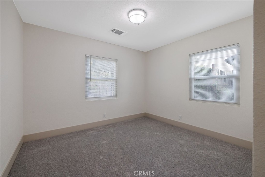 1019 E Laurel Avenue Property Photo 12