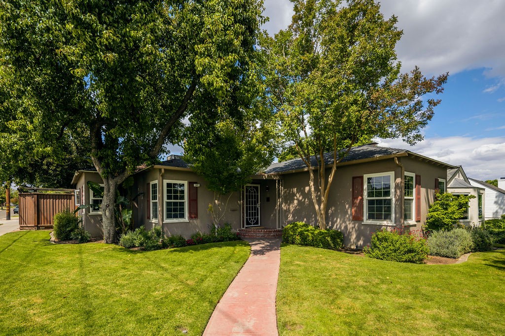 107 E Normal Property Photo 1