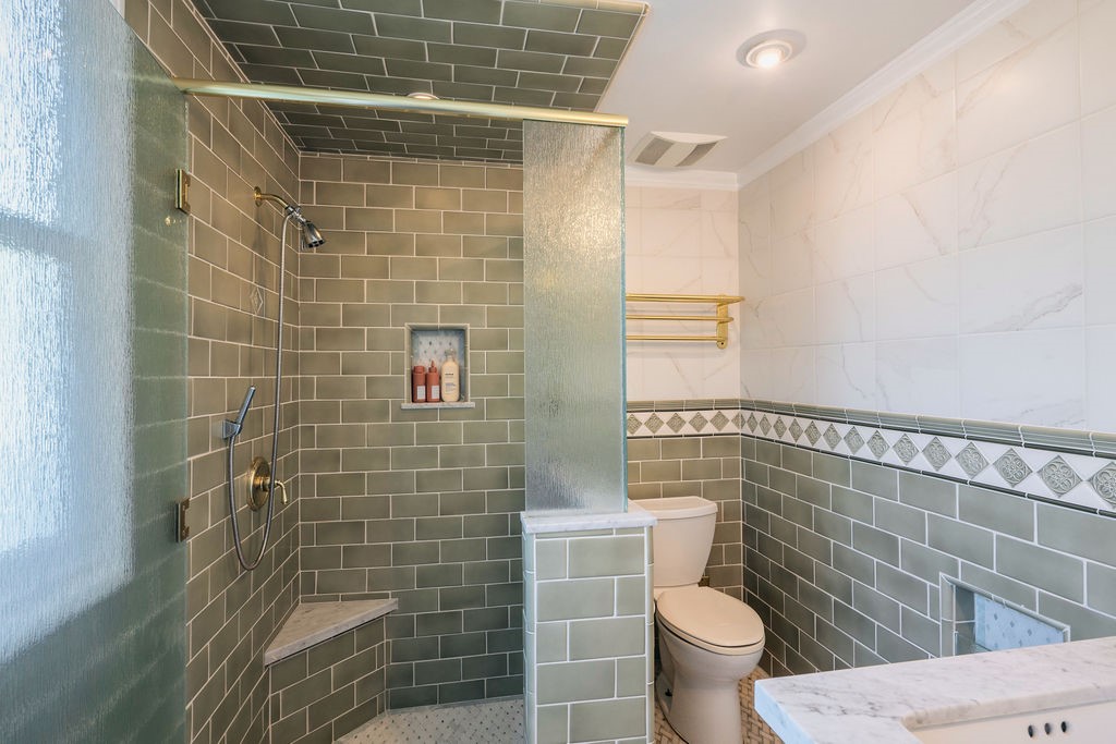 107 E Normal Property Photo 24