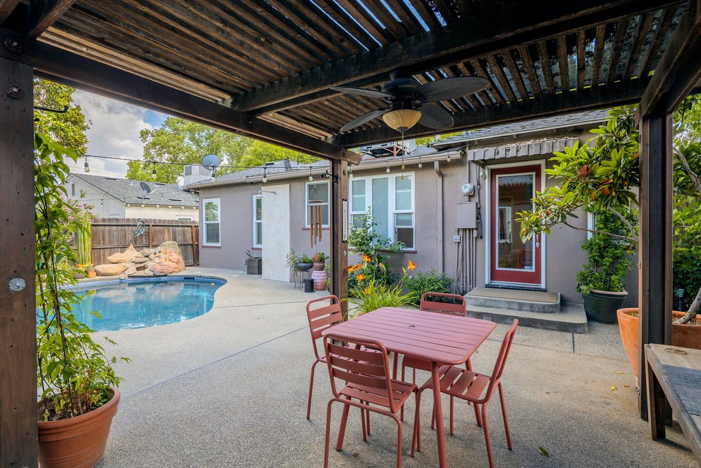 107 E Normal Property Photo 35