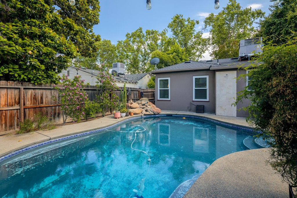 107 E Normal Property Photo 42