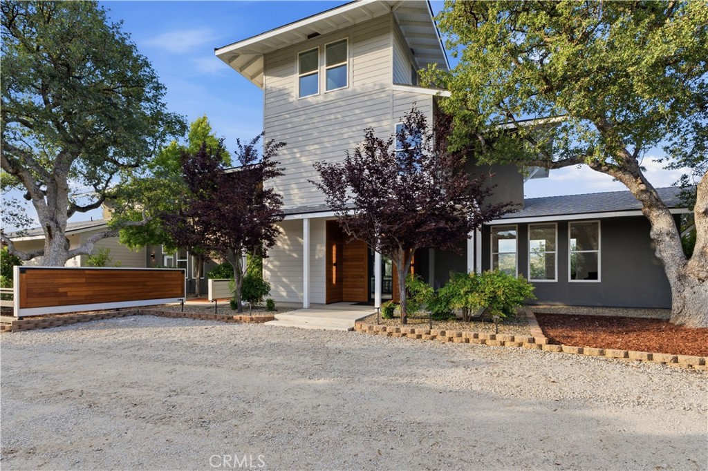 41819 Lilley Mountain Drive Property Photo 1