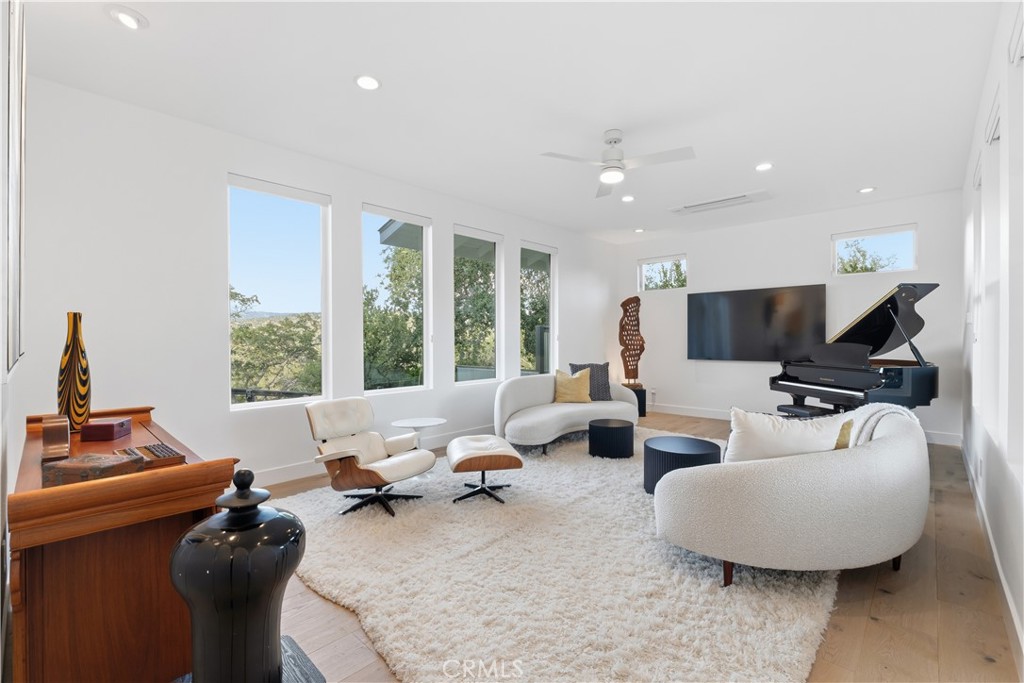 41819 Lilley Mountain Drive Property Photo 4