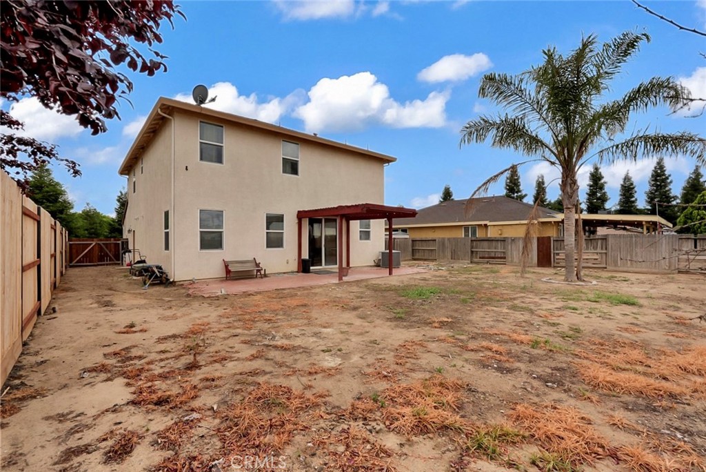 105 Pine Street Property Photo 12
