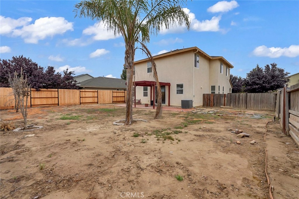 105 Pine Street Property Photo 14