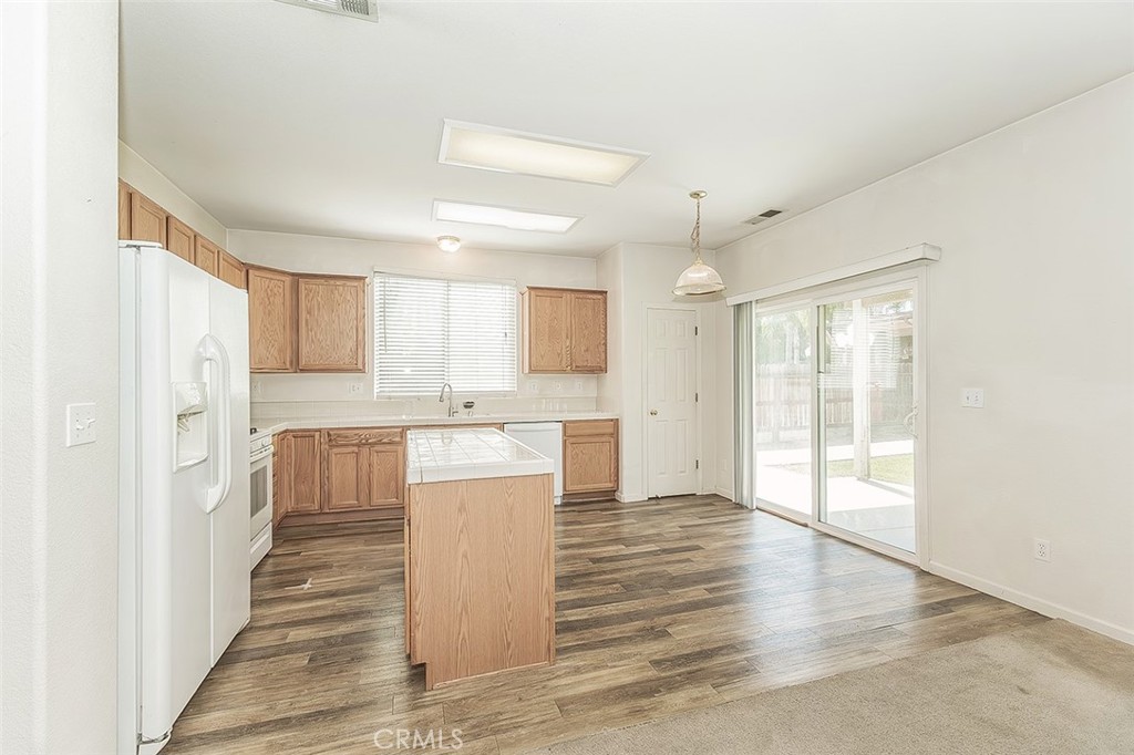 1948 Austin Property Photo 17