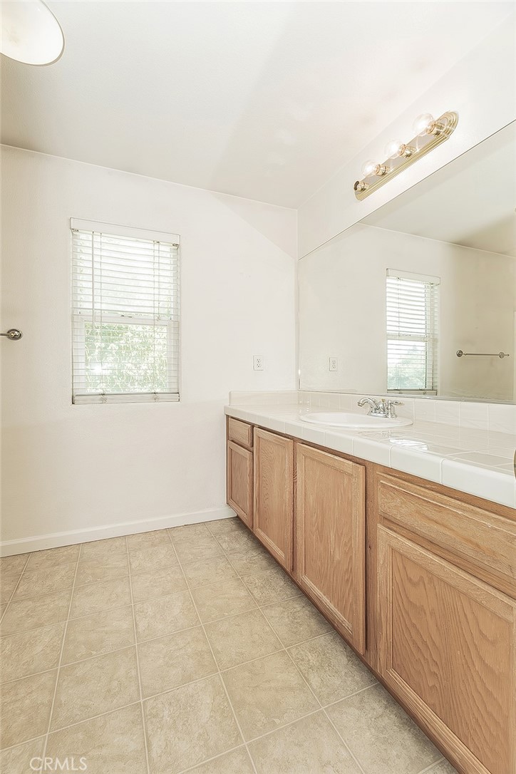 1948 Austin Property Photo 37
